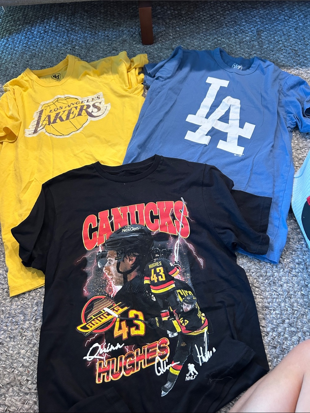 Bundle Sports Tees men’s size small EUC